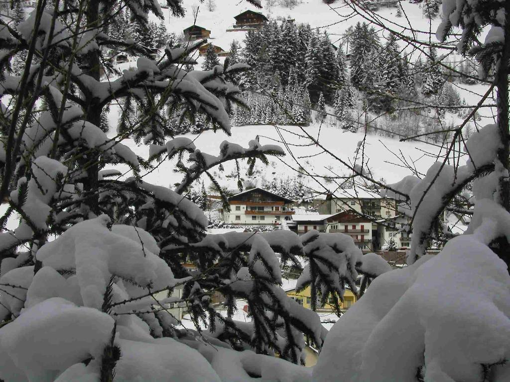 Hotel Garni Mezdi Santa Cristina Val Gardena Exterior foto