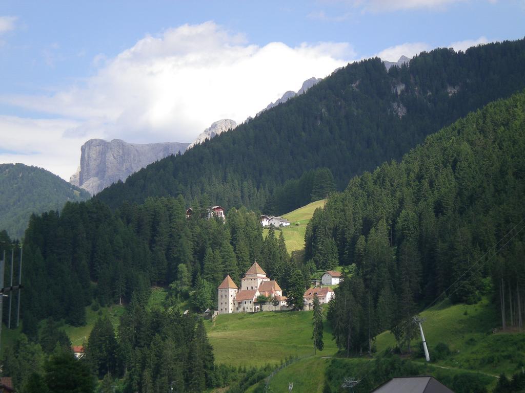 Hotel Garni Mezdi Santa Cristina Val Gardena Exterior foto